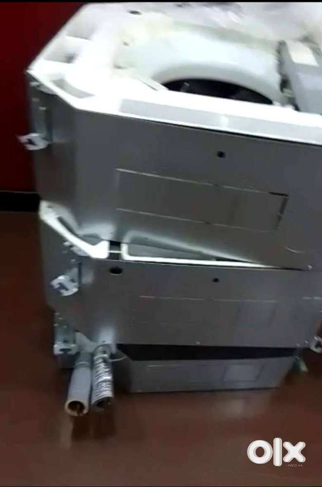 HOT N COLD,Daikin cassette ac 3.8 ton  Available,  Good Condition,  Co