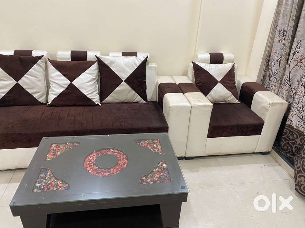 5-Seater Sofa in Good Condition – 2 Years Old