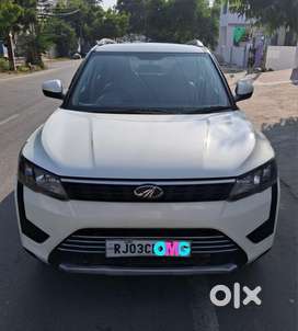 Mahindra XUV300 W4, 2022, Petrol