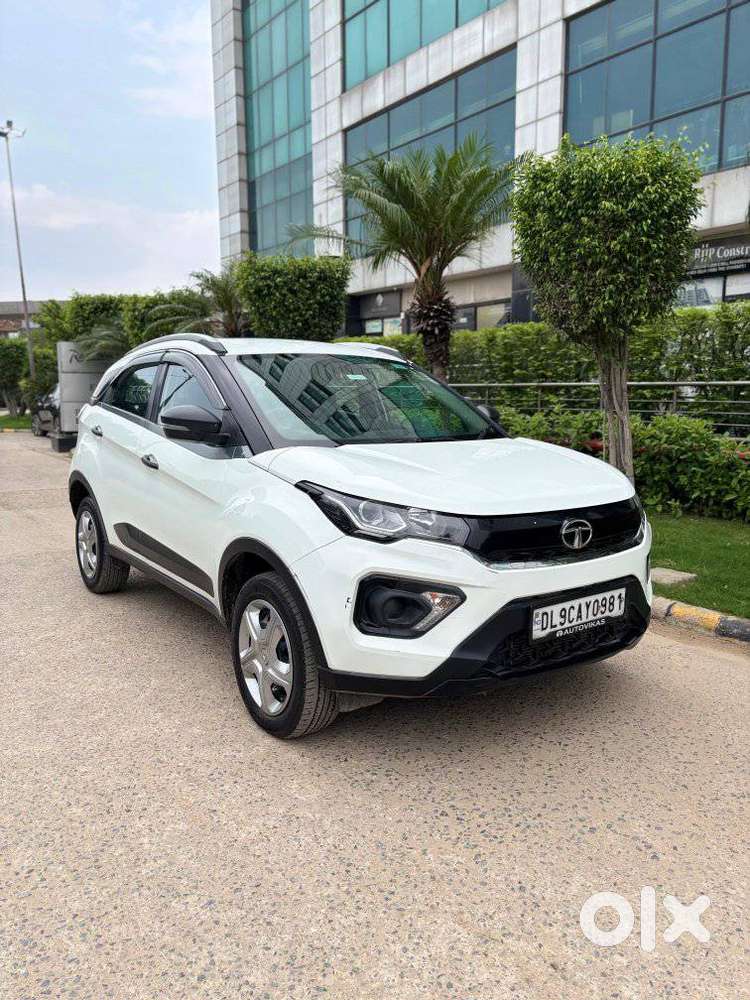 Tata Nexon 1.2 Revotron XMA AMT (S), 2022, Petrol