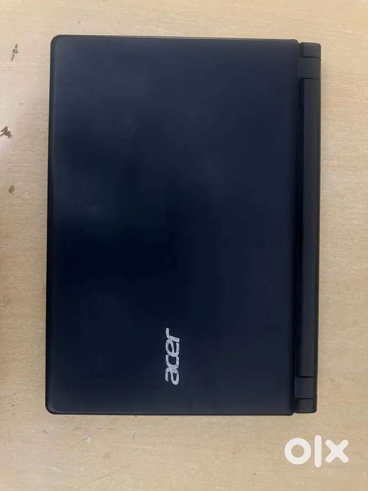 Laptop acer with 8- 256 gb with only charger no other things wt this