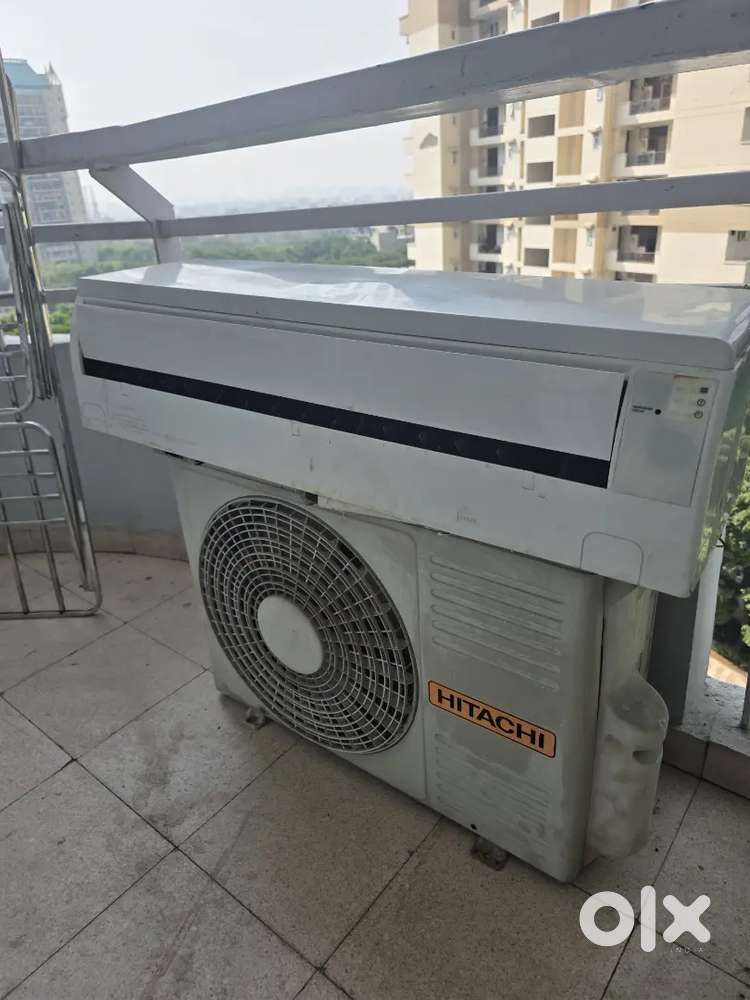 1.5 Ton Hitachi split AC in perfect working condition