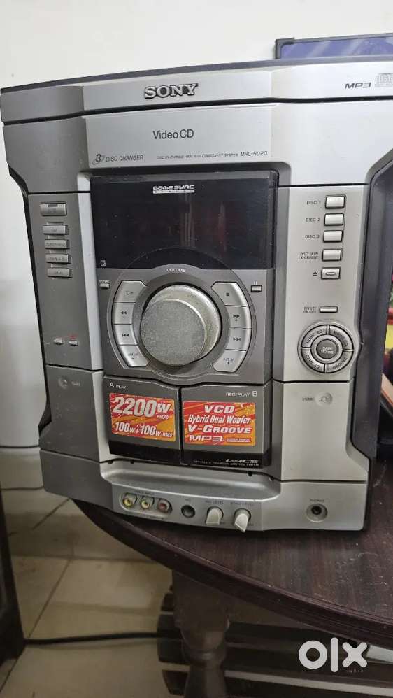 Sony Video CD and double casette player with speakers for sale