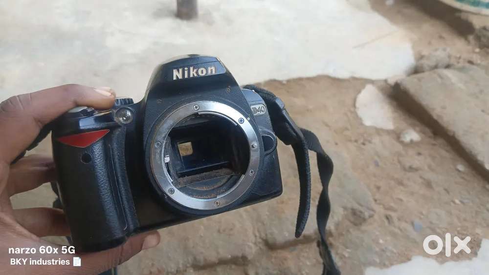 “Nikon D40 Camera Body (Without Lens) – Good Condition”