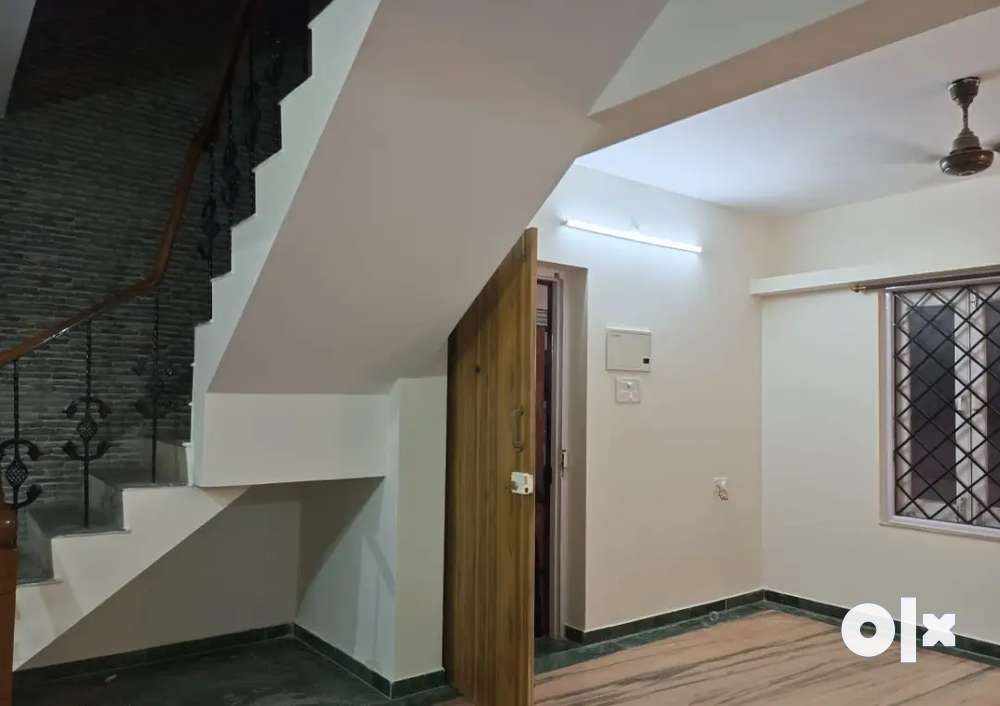 3bhk row house fully renovated and ready to e