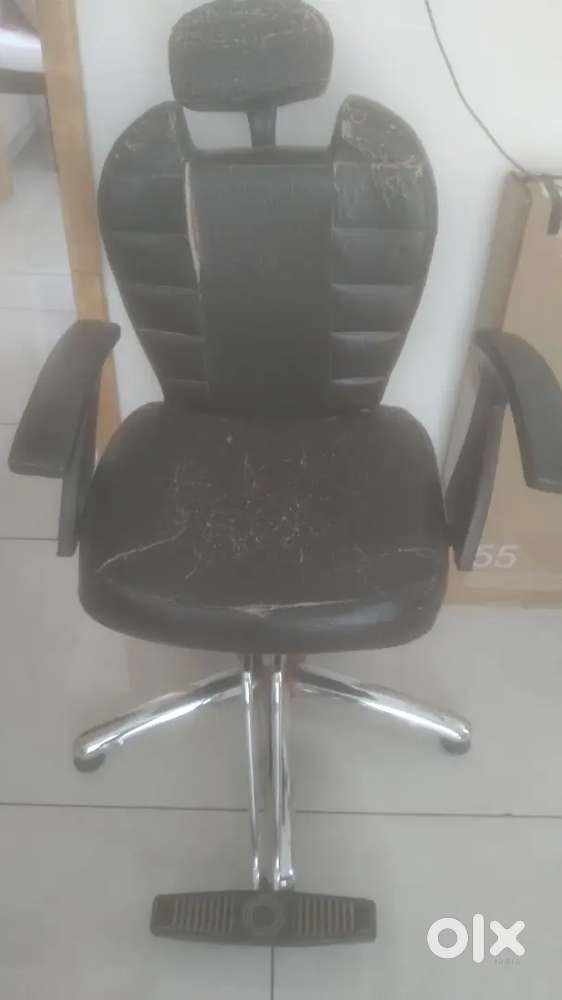 Saloon chair  at low price ., negotiable..