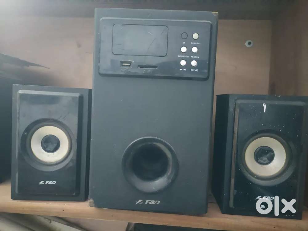 F&D 2.1  A 555U Home theatre bluetooth USB aux good working condition
