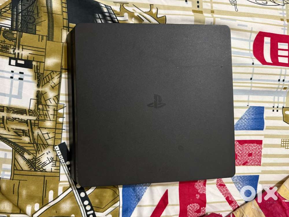 Ps4 Slim Console, 1Tb With Controllers And Orginal Box