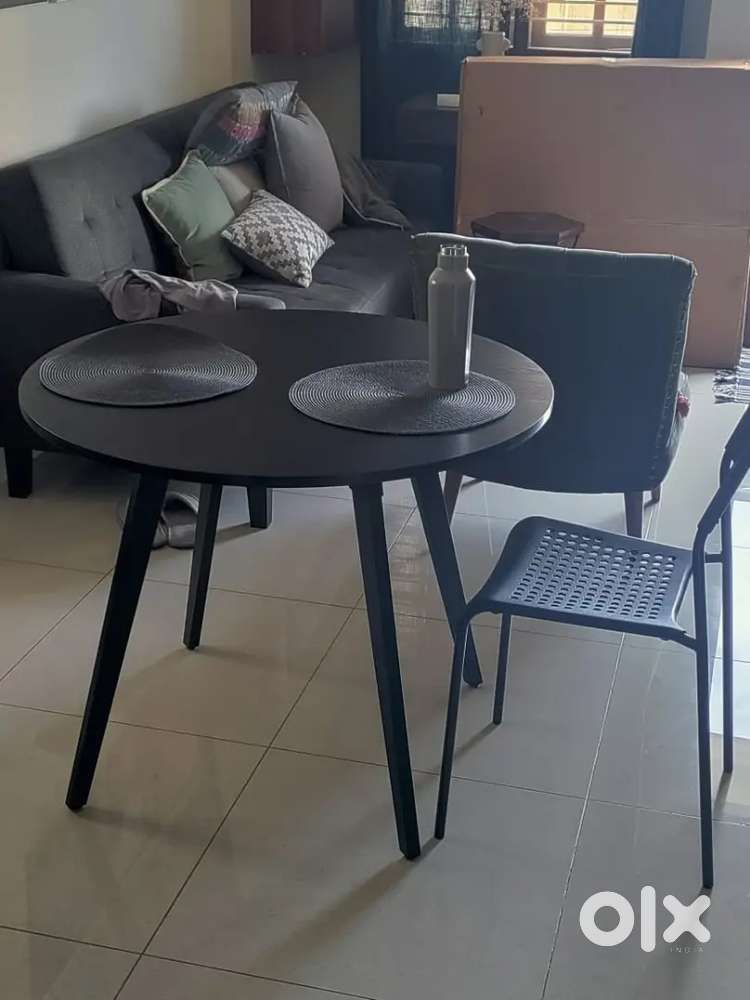 Neo Dining table