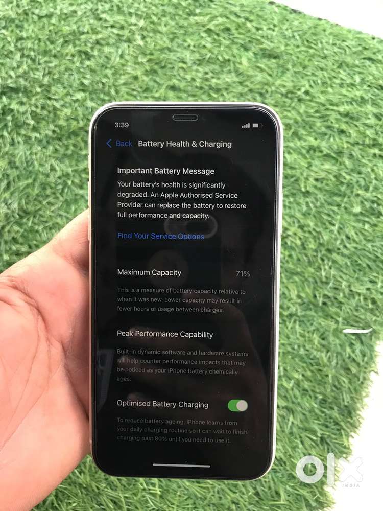 I phone 11 64gb all ok battery health 71 %