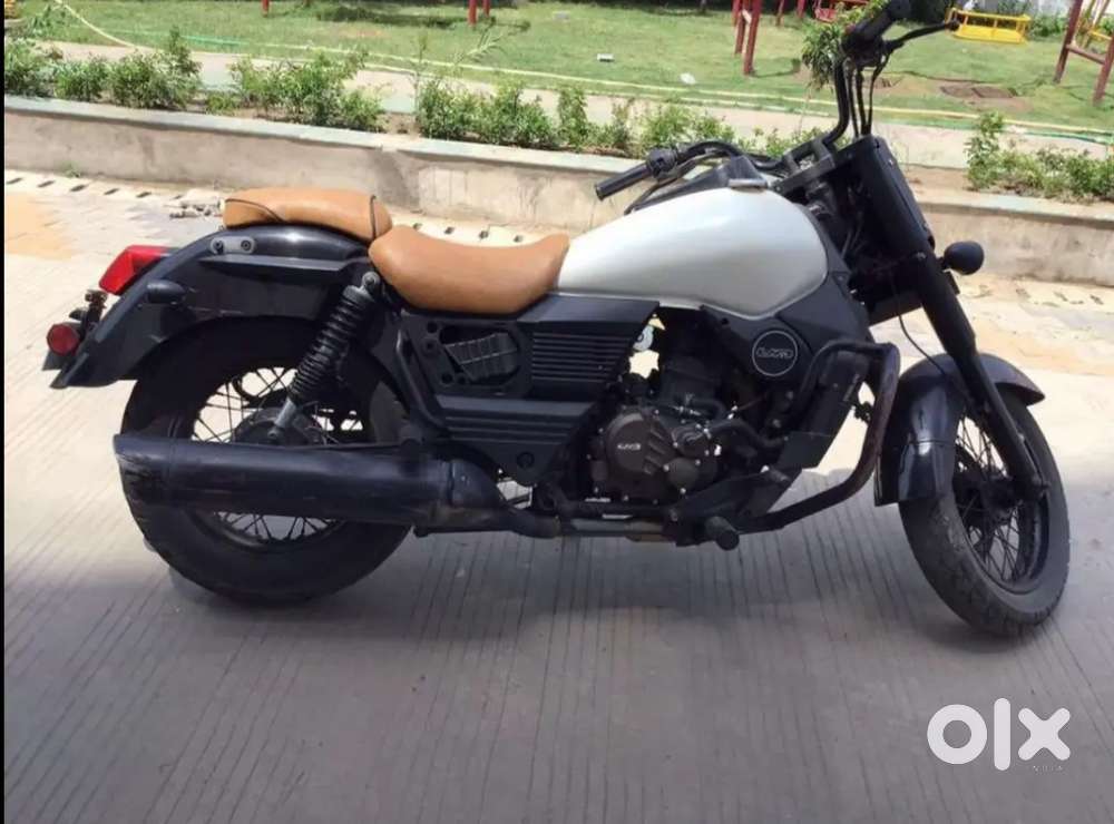 .This is an American car and is in good condition. T