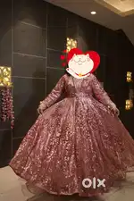 Party' wear gown for function