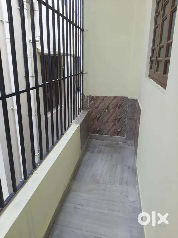 3bhk flat for rent for small decent family