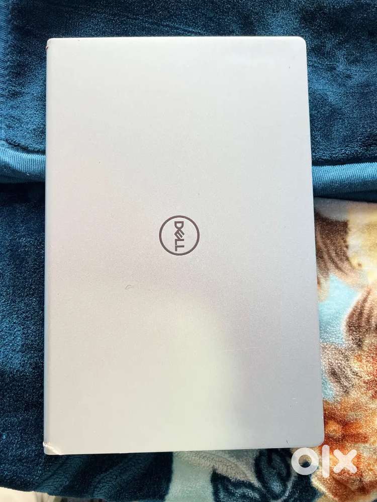 100 %good condition 10 months old      dell Inspiron 15.