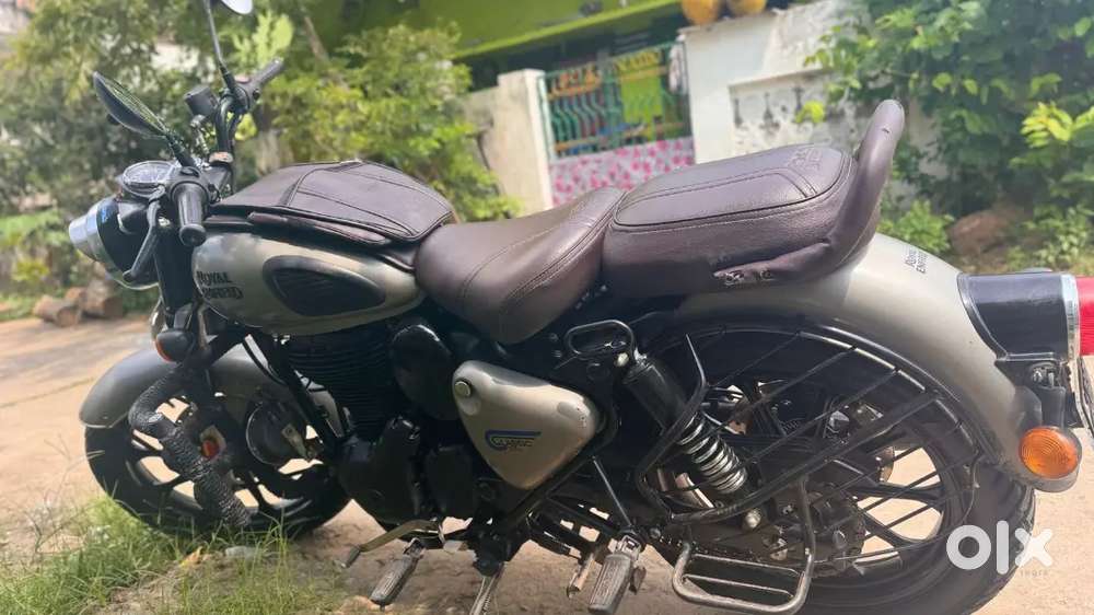 గన్ మెటల్ కలర్