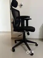 Bawa rolling chair