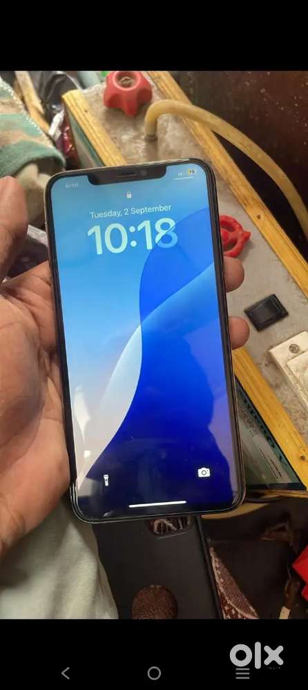 I phone 11 pro Max 6 month purana