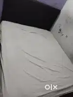 Selling my bed and mattress urgent going to abroad