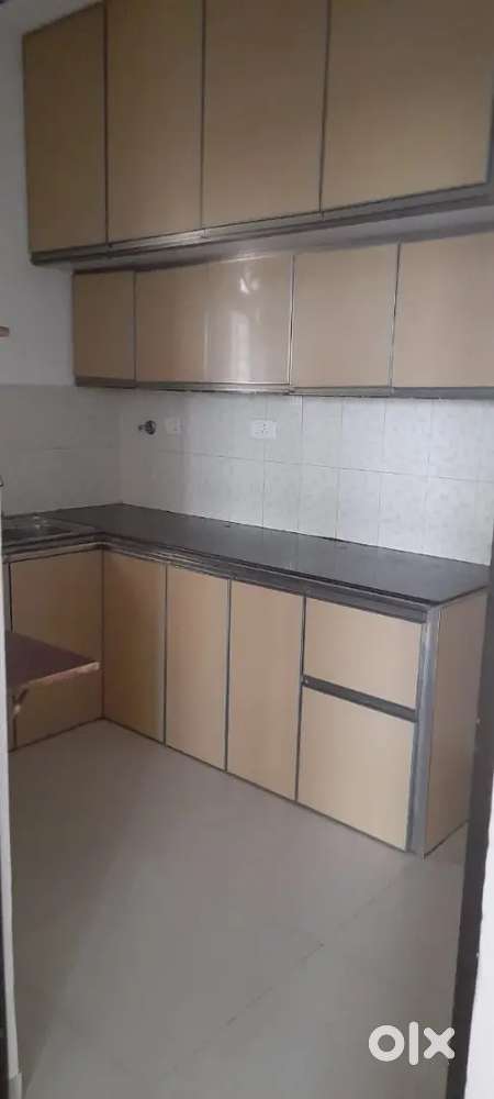 Female Flatmate needed for PLATINA