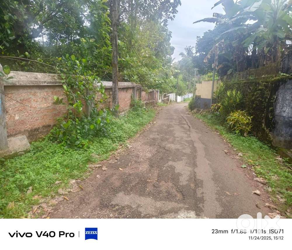 PLOT FOR SALE NEAR BYPASS