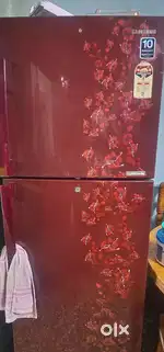 Samsung Fridge with 321 litres capacity
