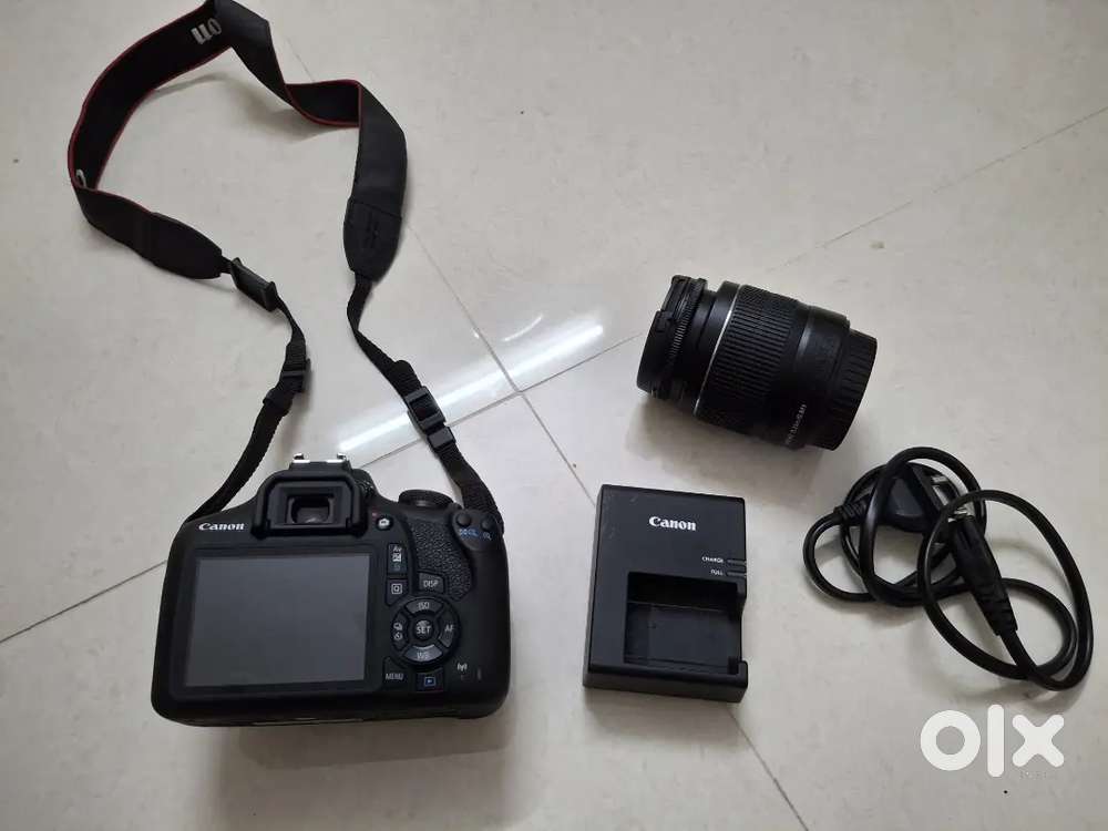 Canon EOS 1500D DSLR Camera (EF-S 18–55mm IS II Lens Kit)