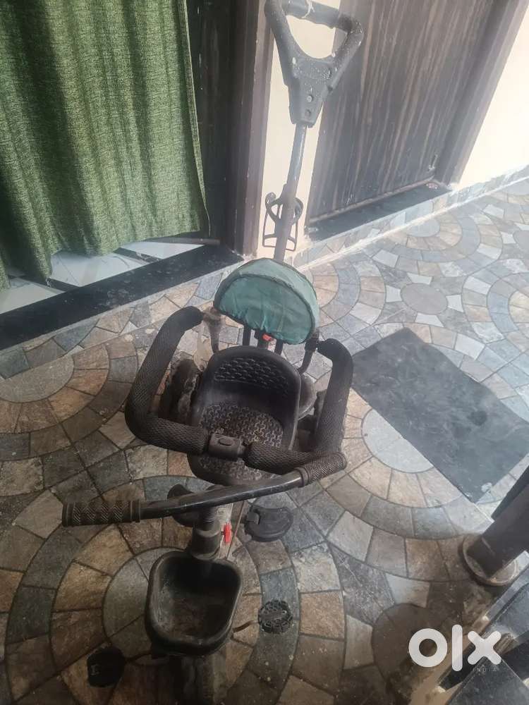 Baby tricycle bucket with handal