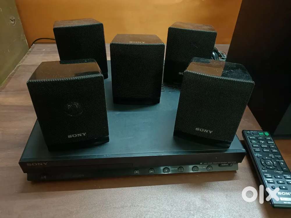 Sony home theater DAV-TZ145 5.1 ch 360 watt , 1 yr old excellent