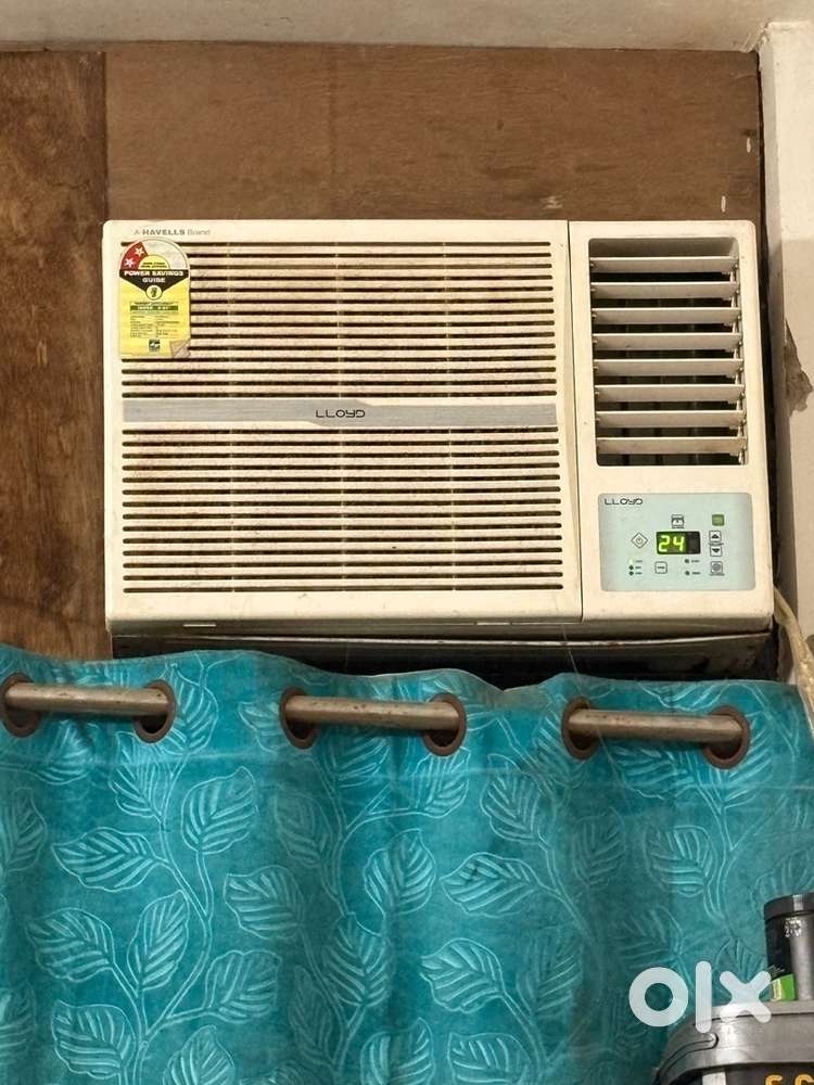 2 year old loyd ac excellent condition