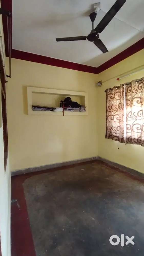 Need a 1-2 female flatmade