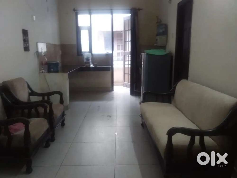 2 BHK INDEPENDENT FLAT IN SECTOR 110