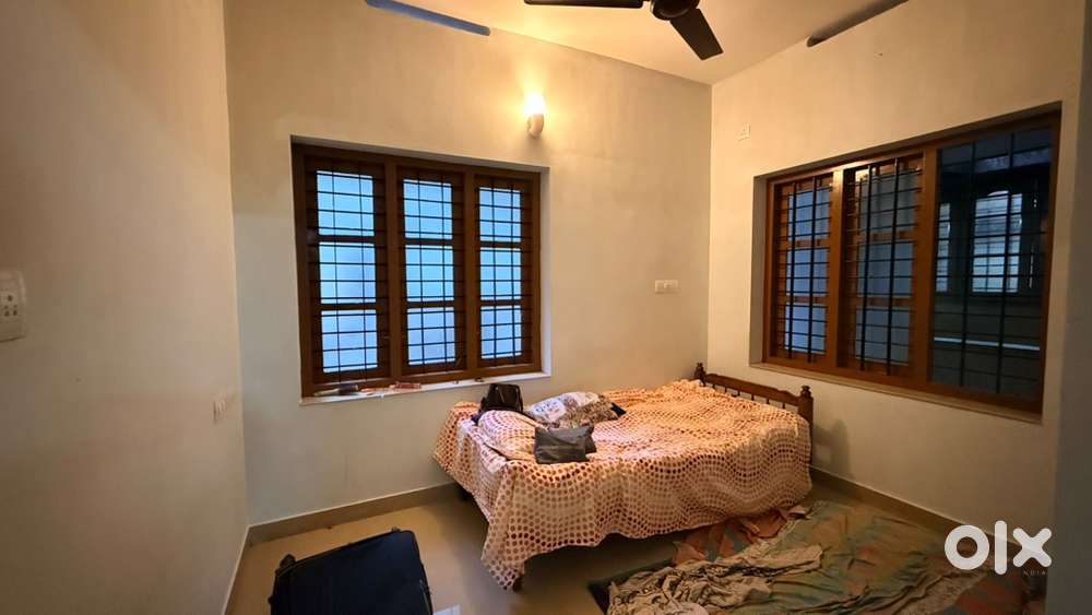 Single Rooms with Attached Bathrooms  Furnished  Near Vellayambalam