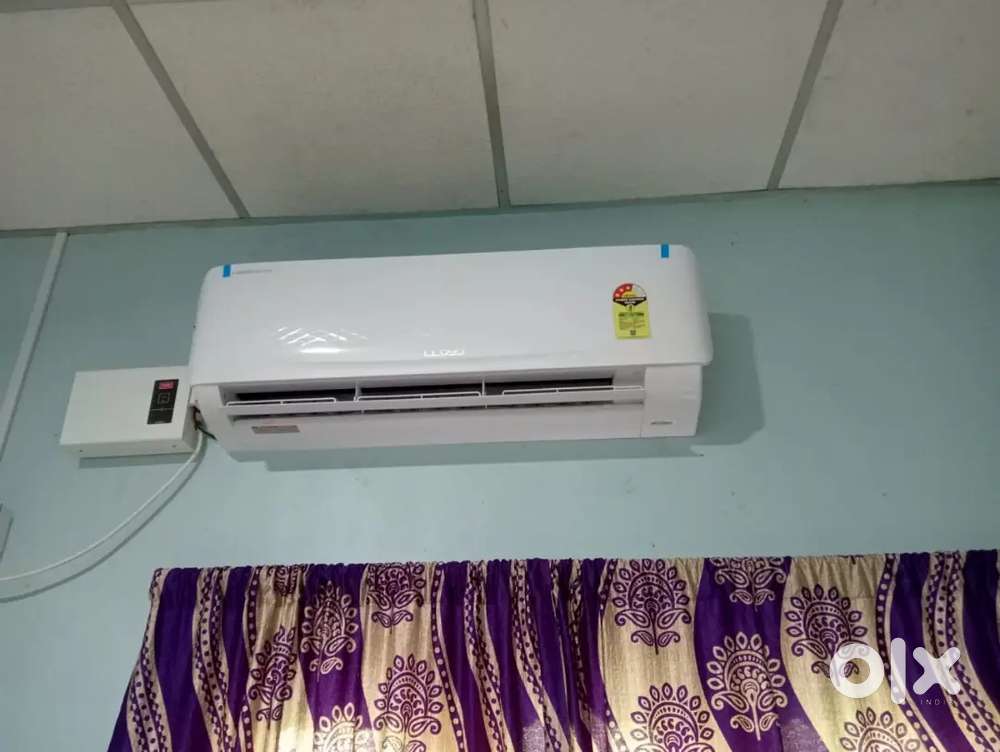 Lloyd 1.5 ton AC
