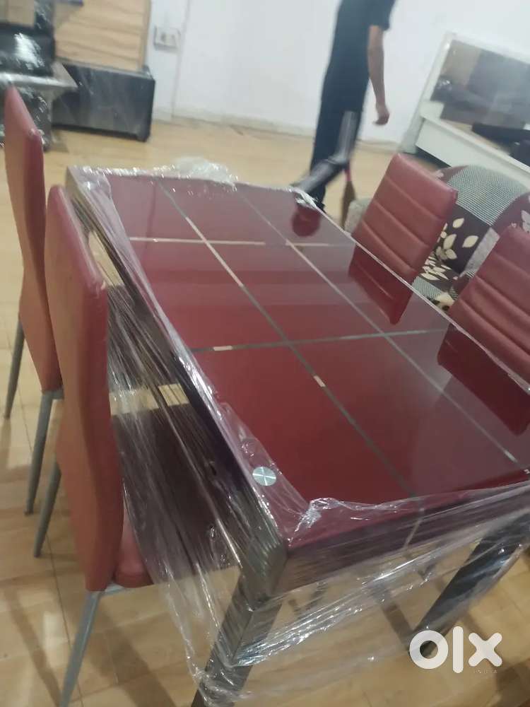 Used Dining table 4 seater