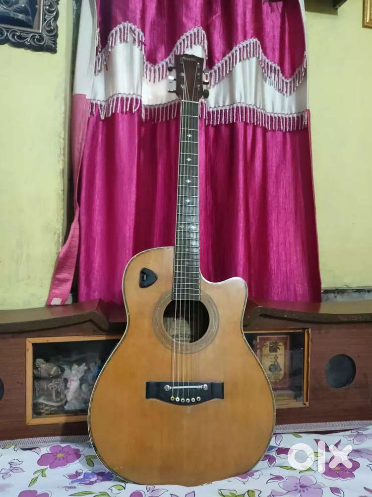Heartz Acoustic-Electric Guitar(Cutaway)-Good Condition