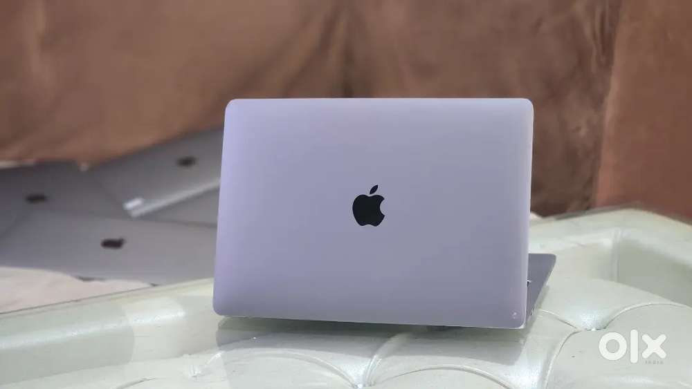 Apple Macbook Pro i5 16GB Ram 256gb Apple SSD Touchbar Touch ID