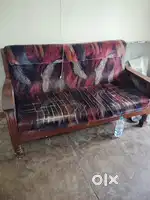 sagvan ka sofa hai badiya condition