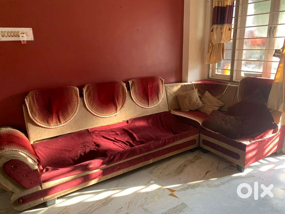 Sofa set with cousins