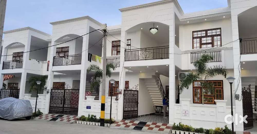 शानदार विला पूरे सामान के साथ सुल्तानपुर हाइवे किसान पथ के पास