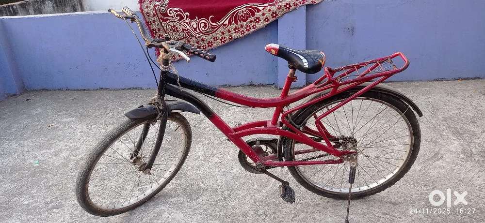 Very good condition cycle colour black And red 26inch And affordable