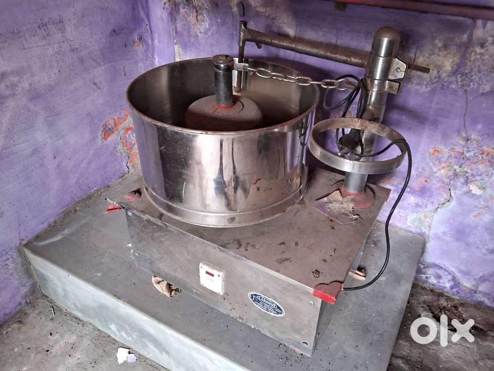 MIXER GRINDER.