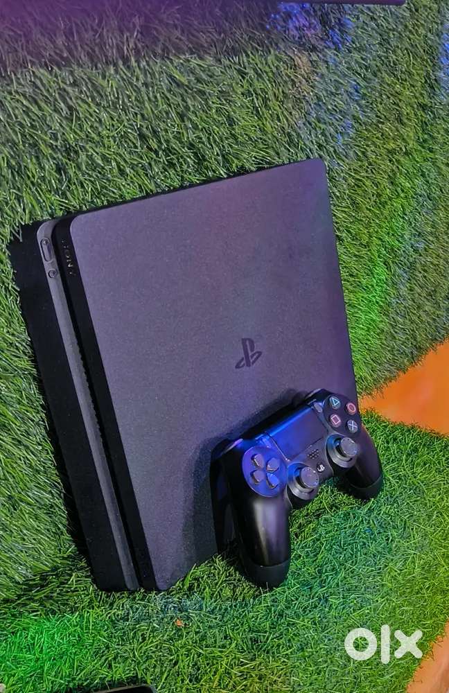 Ps4 slim 1tb in superb condition