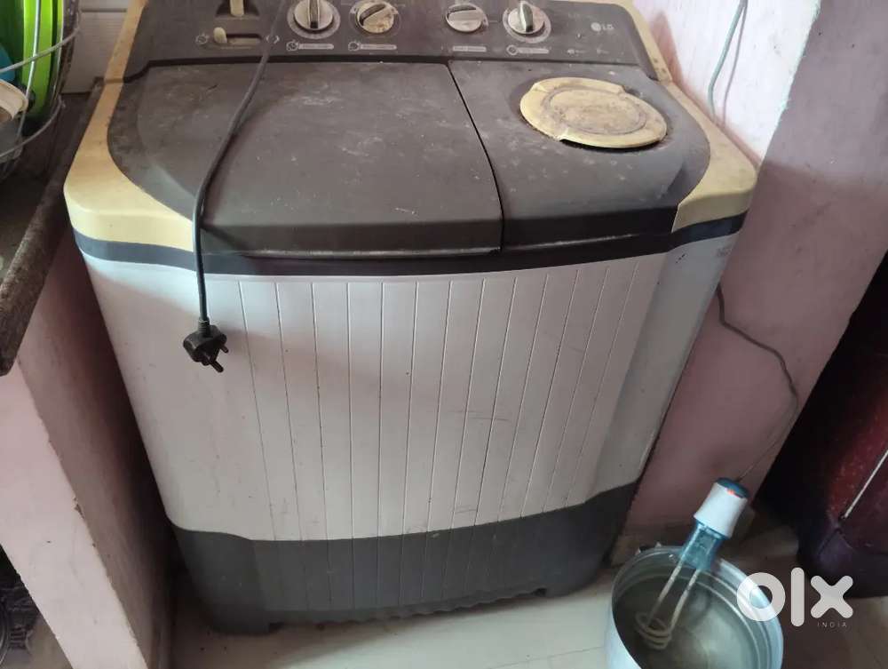 Semi automatic washing machine