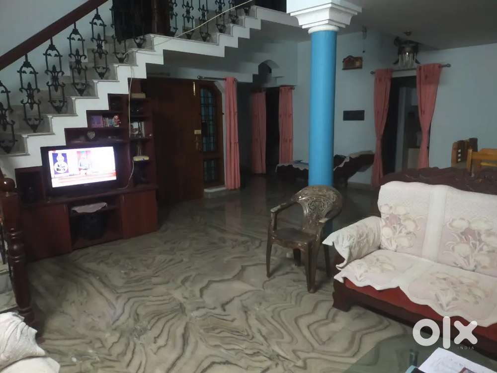 Luxury Villa with spaceous courtyard for rent