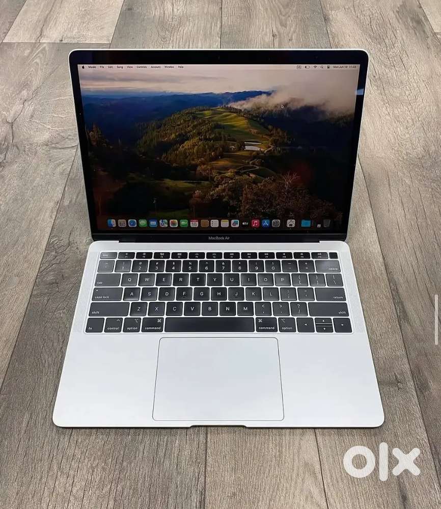 Apple Macbook Air A2337 M1 8GB/256GB Laptop