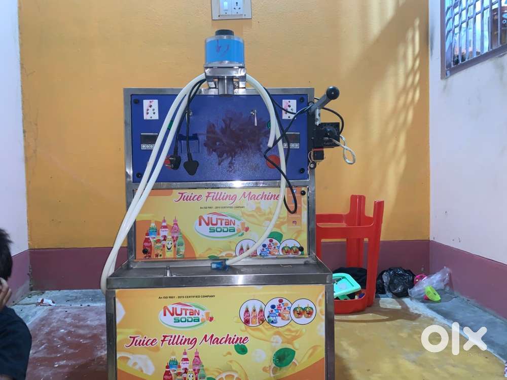Juice filling machine