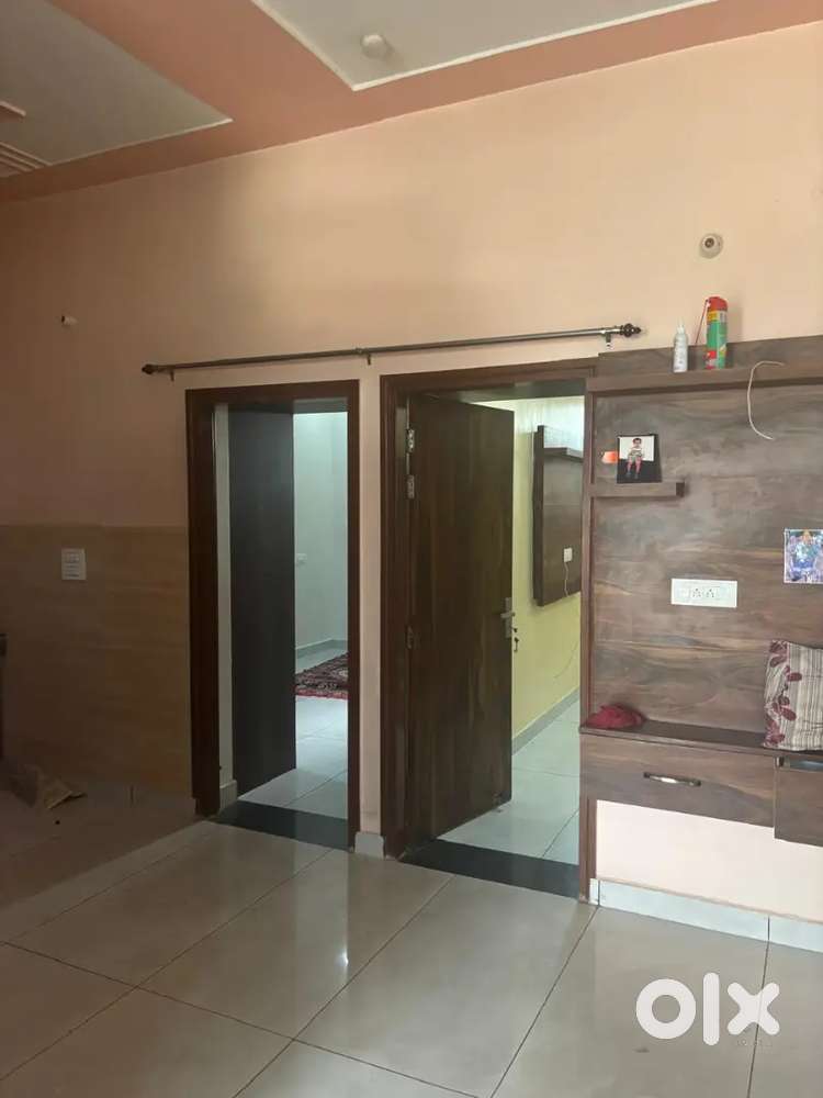 2 bhk kothi 2 nd floor for rent brand new