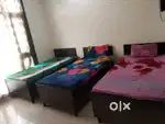 NO BROKERAGE 500+ PGs for Boys with meals & amenities in Noida!