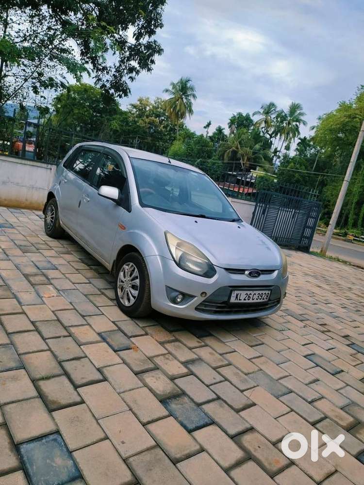Ford Figo, 2012, Petrol