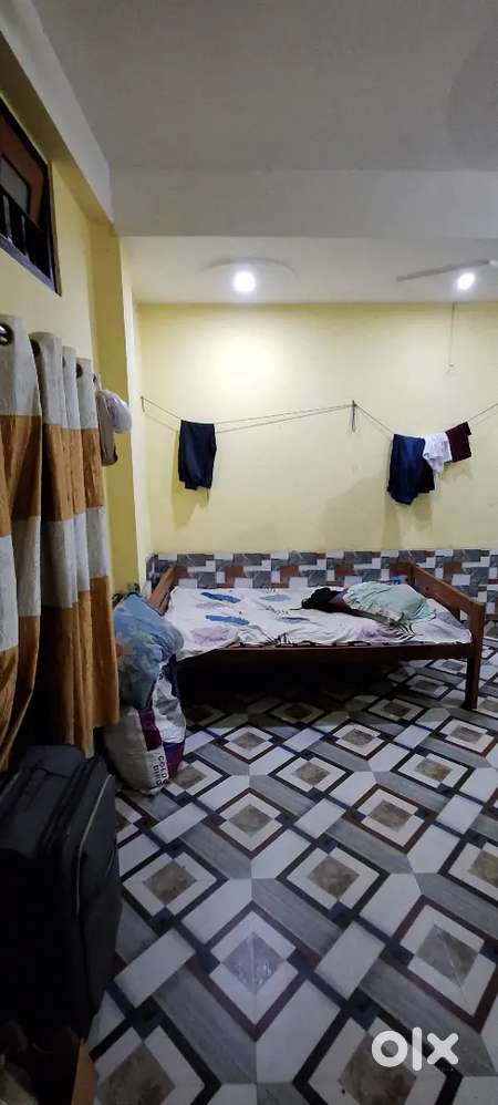 Looking for female roommate